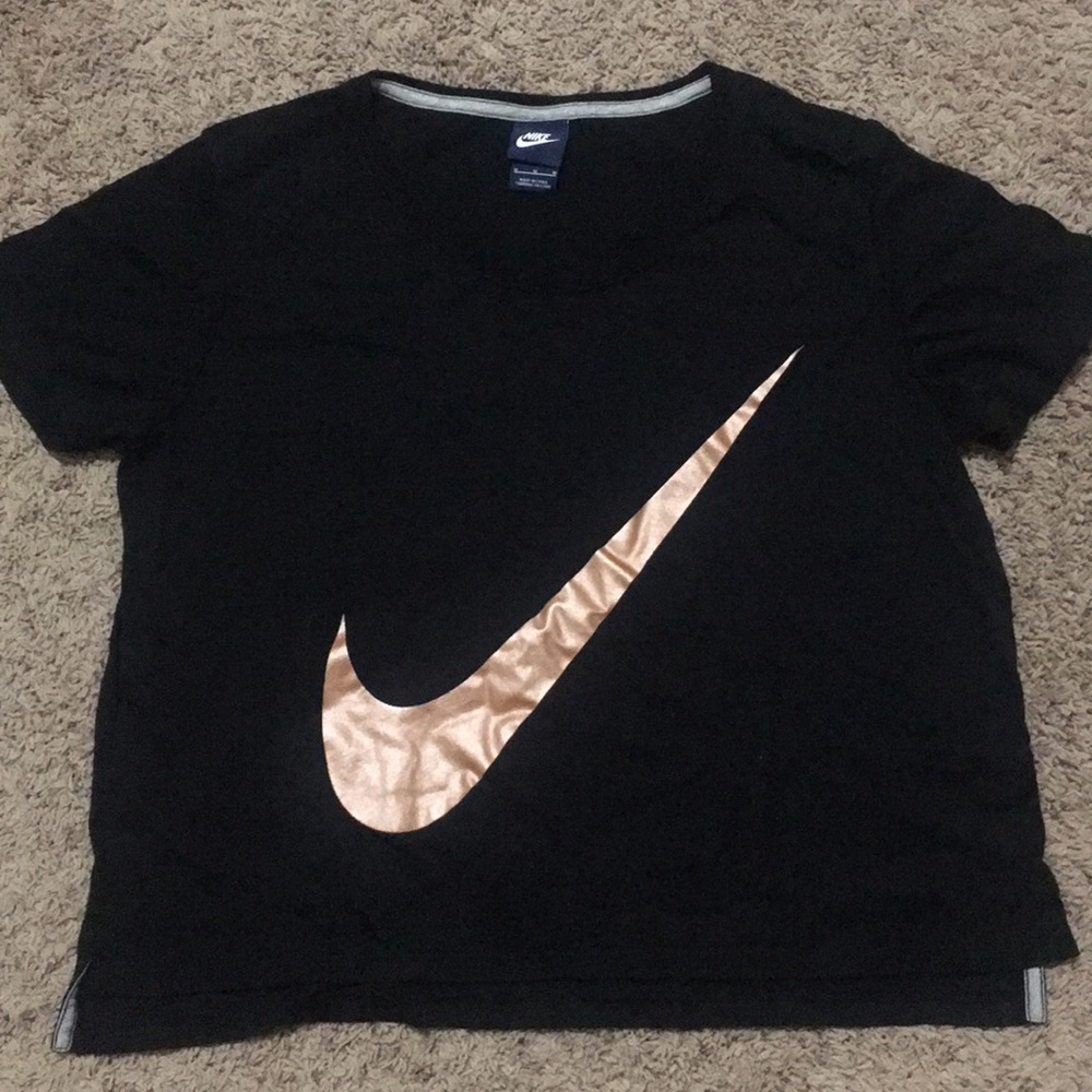 nike crop tee